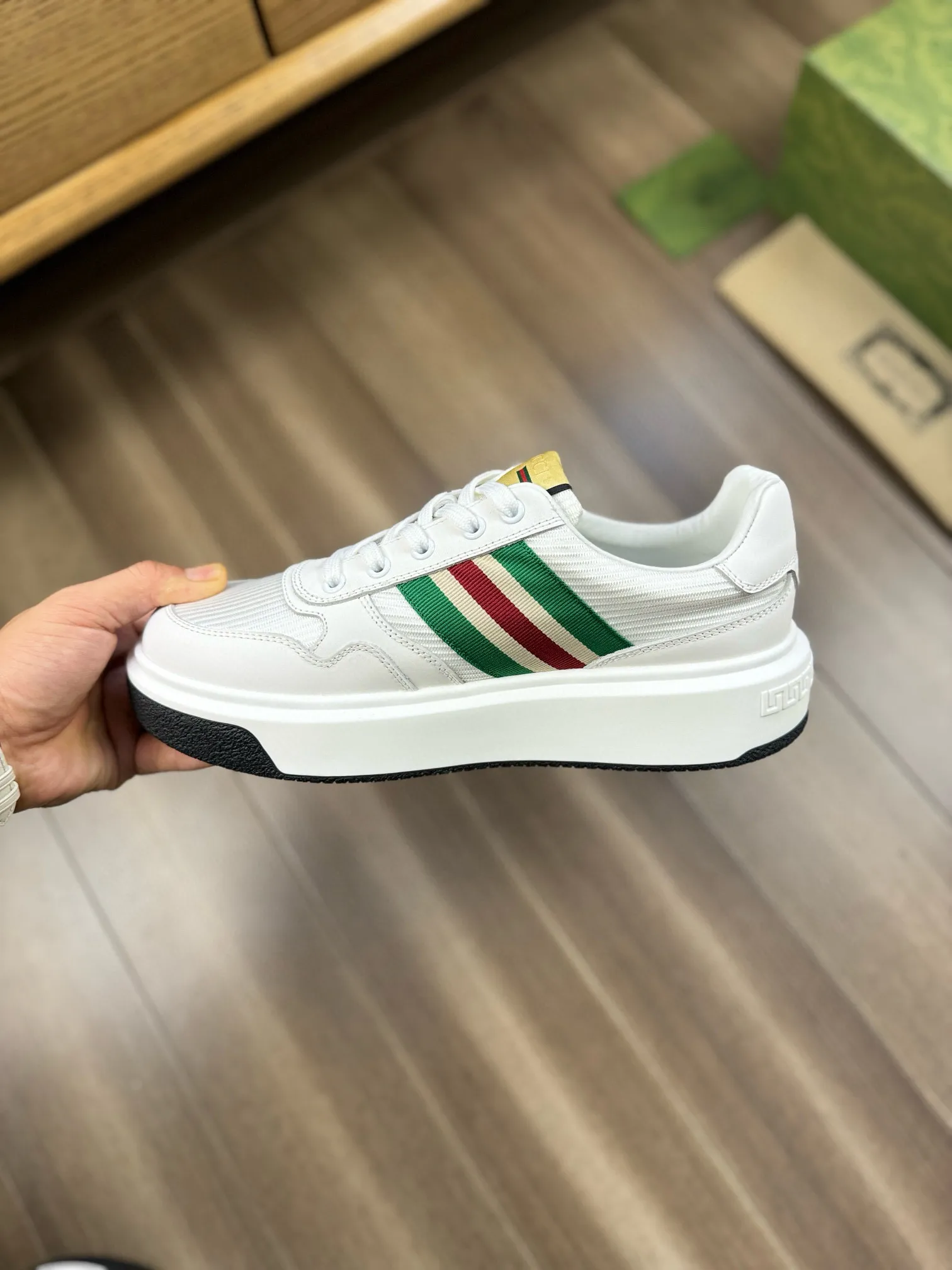 [Gucci] Gucci men's shoes 💰820💰 - High-end quality original order - Upper: 🔝Imported Nappa calfskin·Brand high mercerized cloth·Brand webbing -Inner: water-dyed cowhide, -Outsole: ultra-light T men's shoes💰U foam. Rubber; two-color molded outsole -Ultra-high quality control·Fine workmanship: highlighted (high-end·luxury·grade) -Size: 38-44 (45, can be customized)